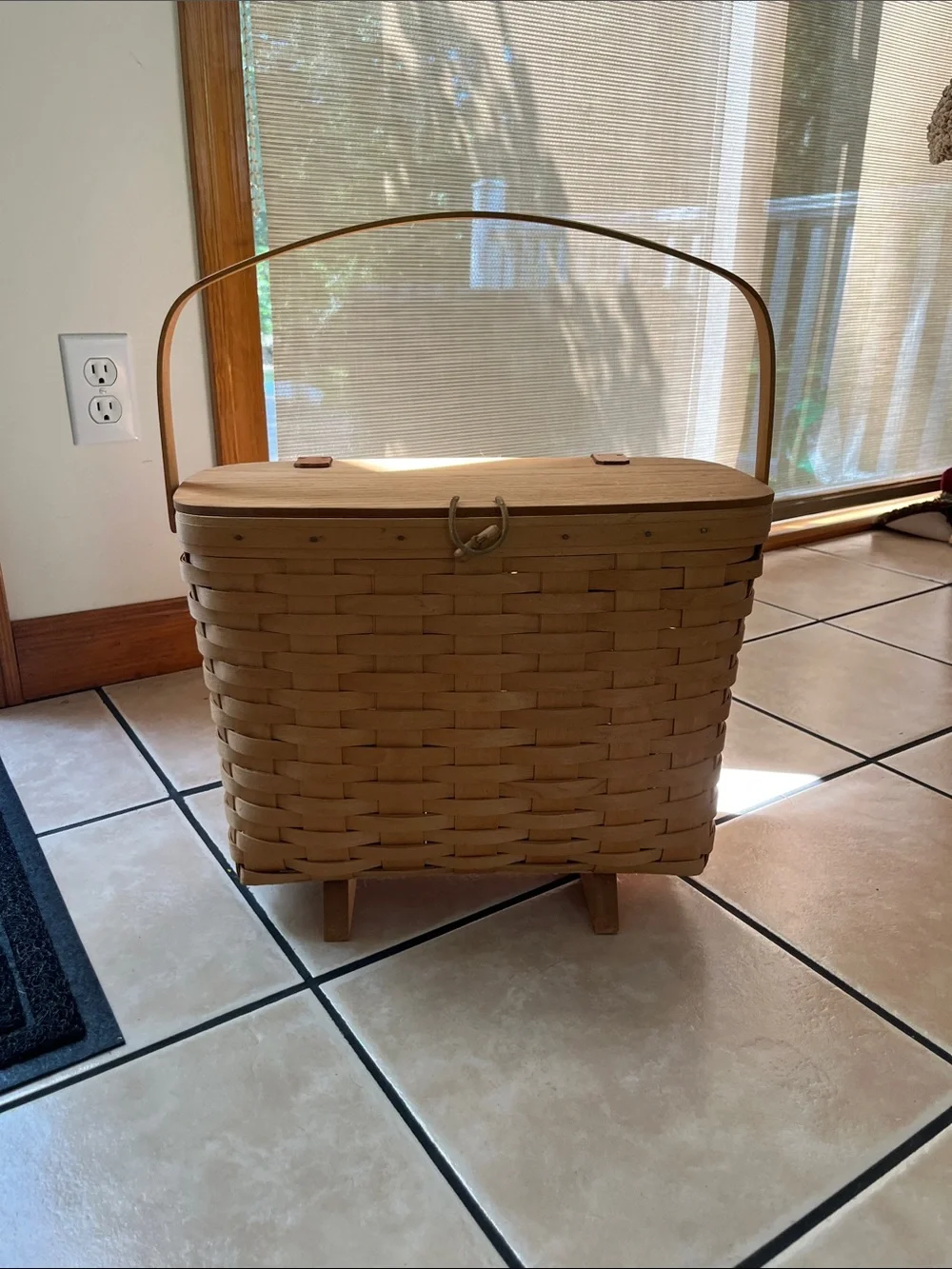 Longaberger Natural Tan Woven Storage Magazine Basket with Handle Vintage 90s